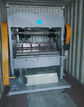 Expanded metal mesh machine